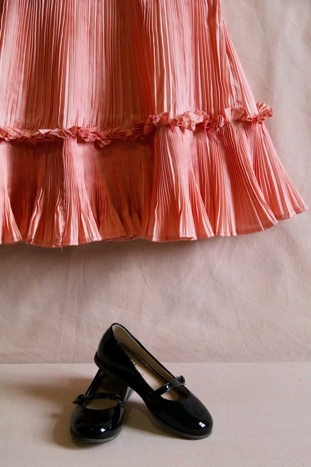 Dress pleated nude taffetas