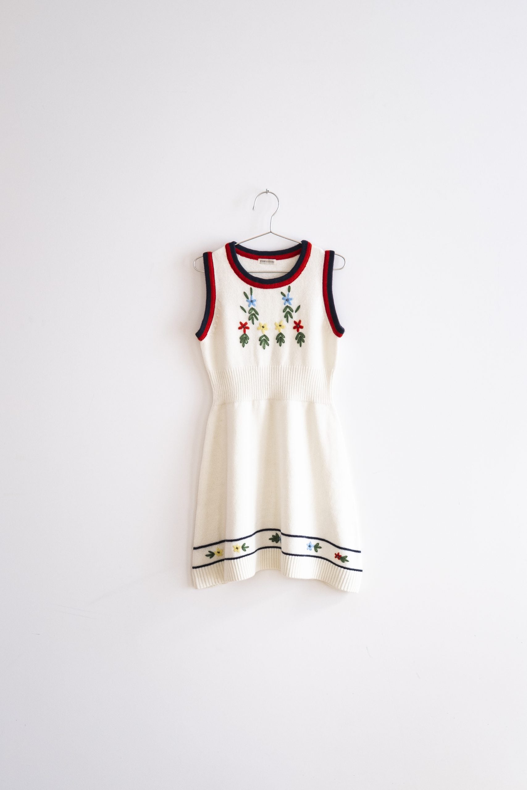 SLEEVELESS FLOWERS DRESS