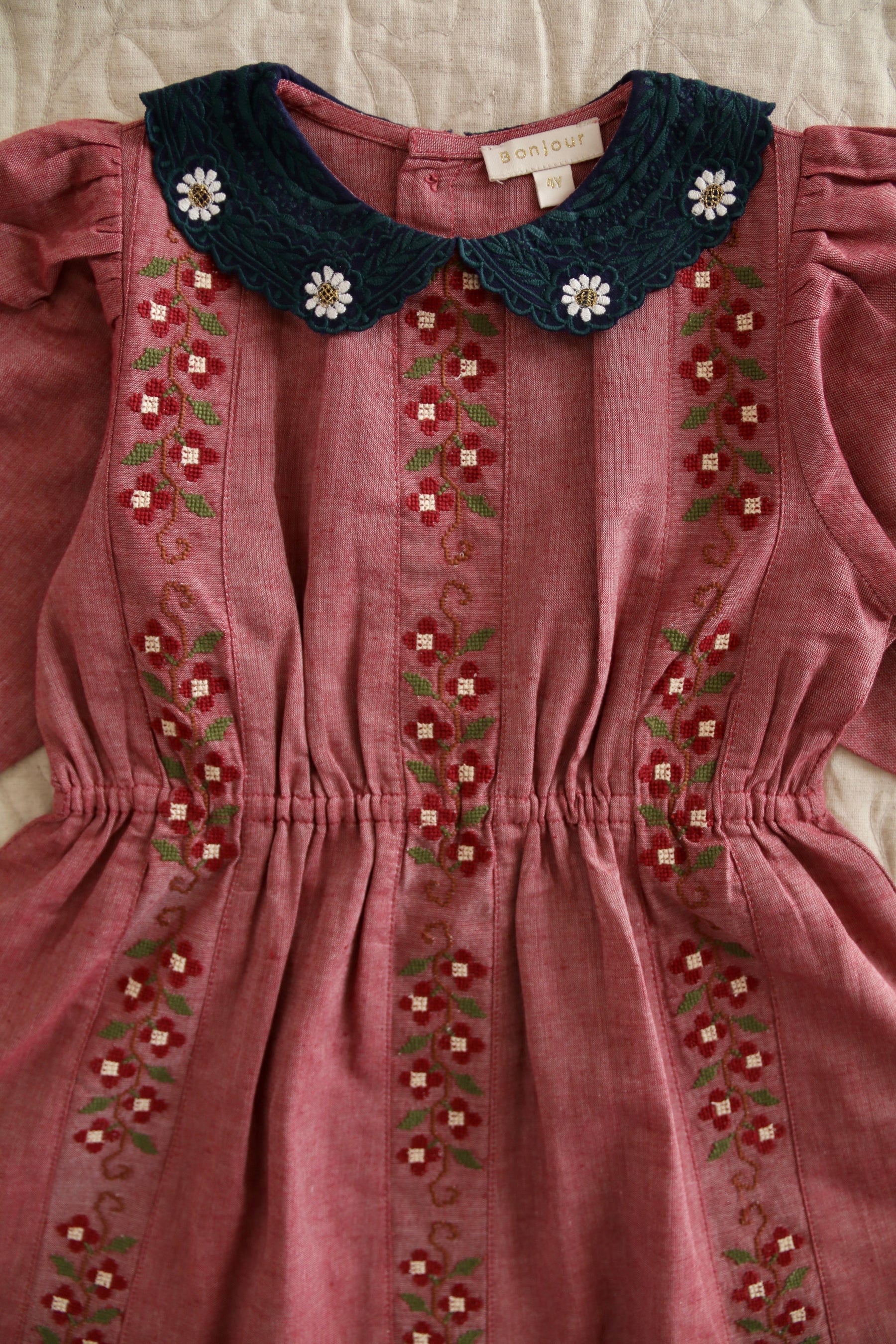 Embroidered dress Red chambray