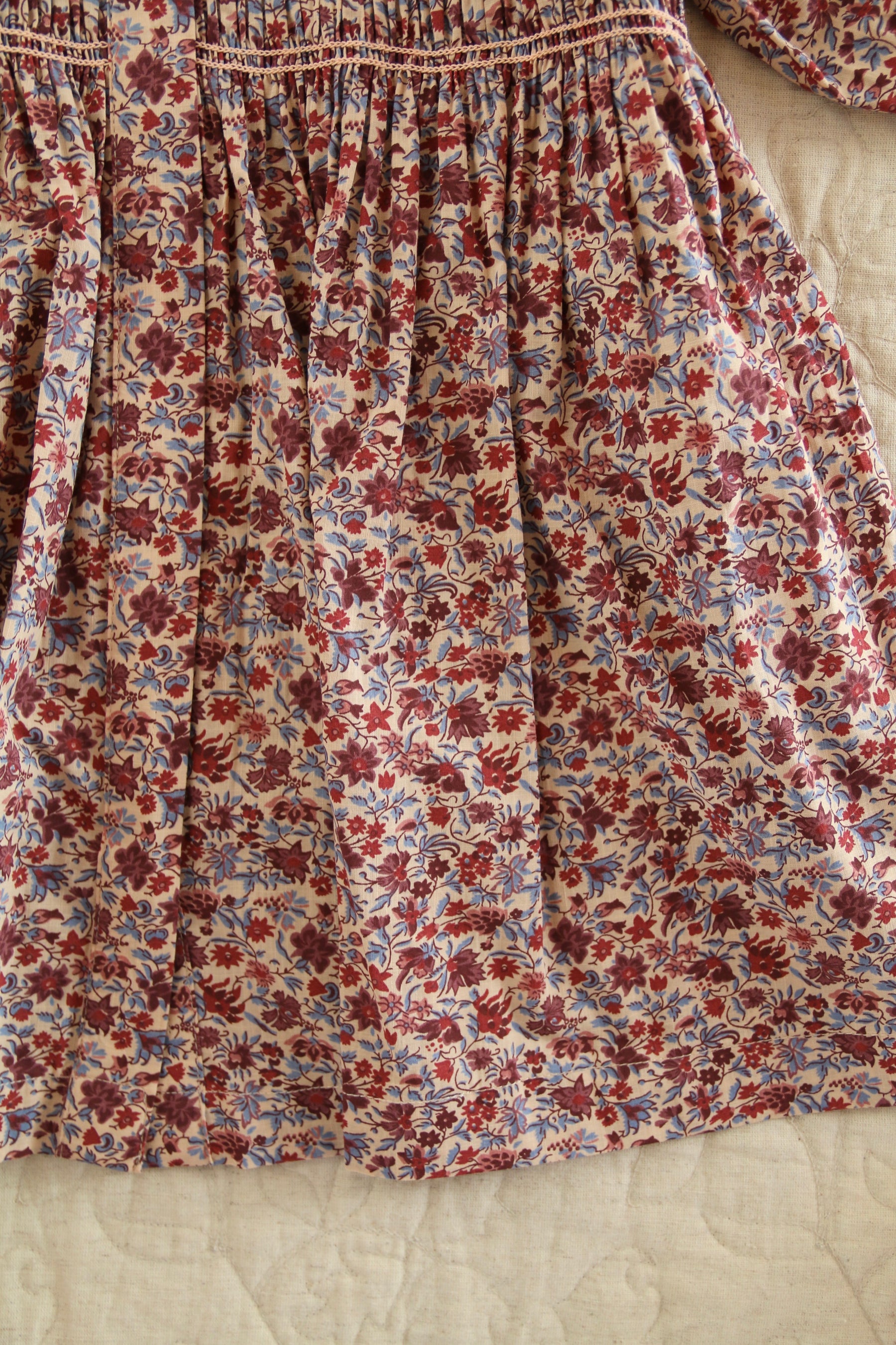 Tunic with hair clip Blue flower field print