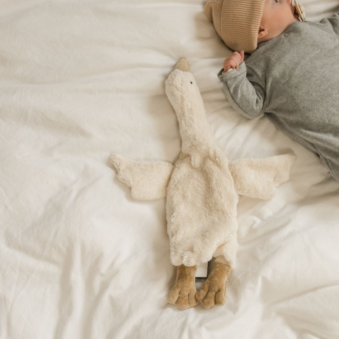 Knuffel in de vorm van een witte eend voor baby's / kinderen van Senger lifestyle.