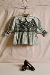 Handsmock blouse with crochet collar black stripe