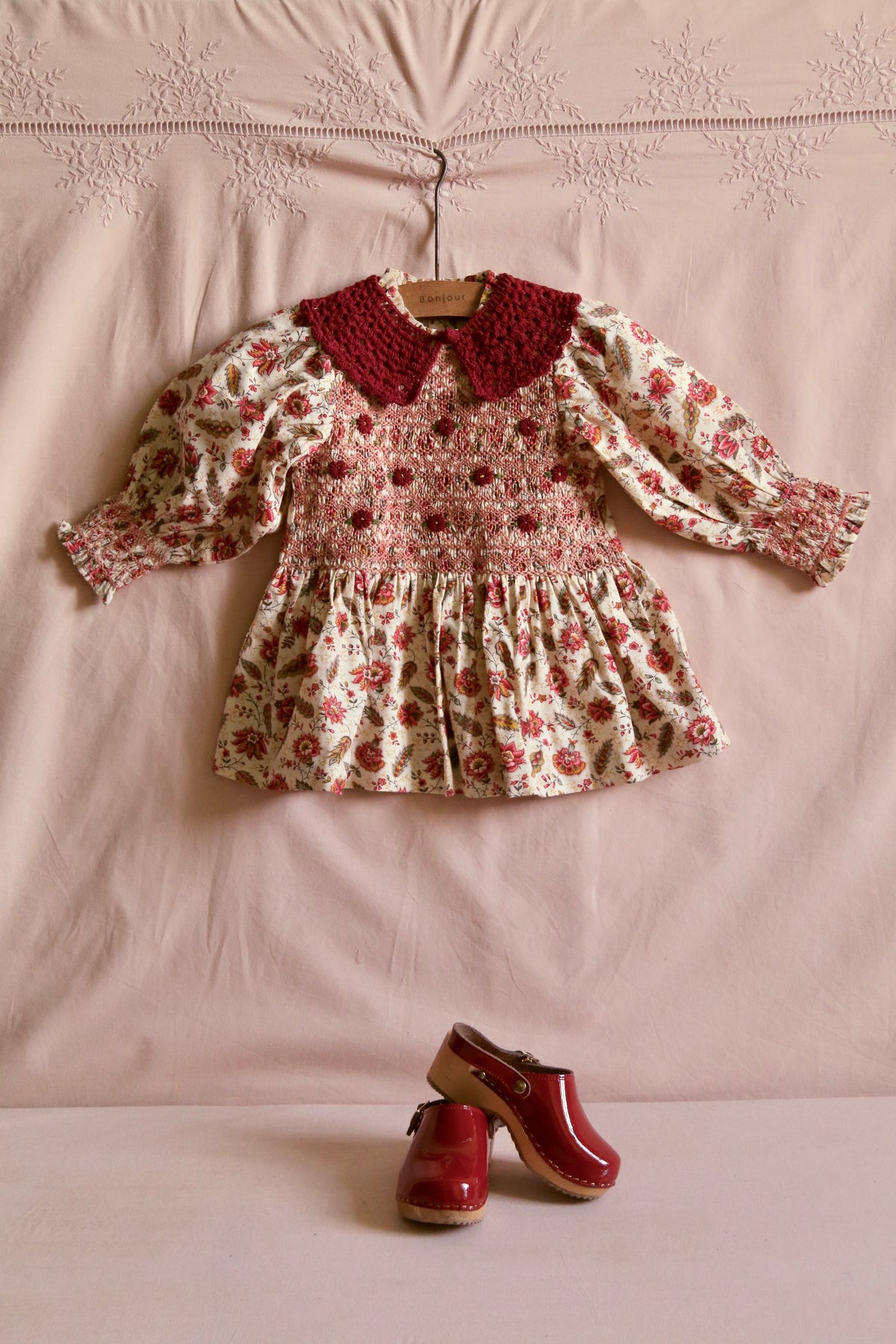Handsmock blouse with crochet collar Aline print