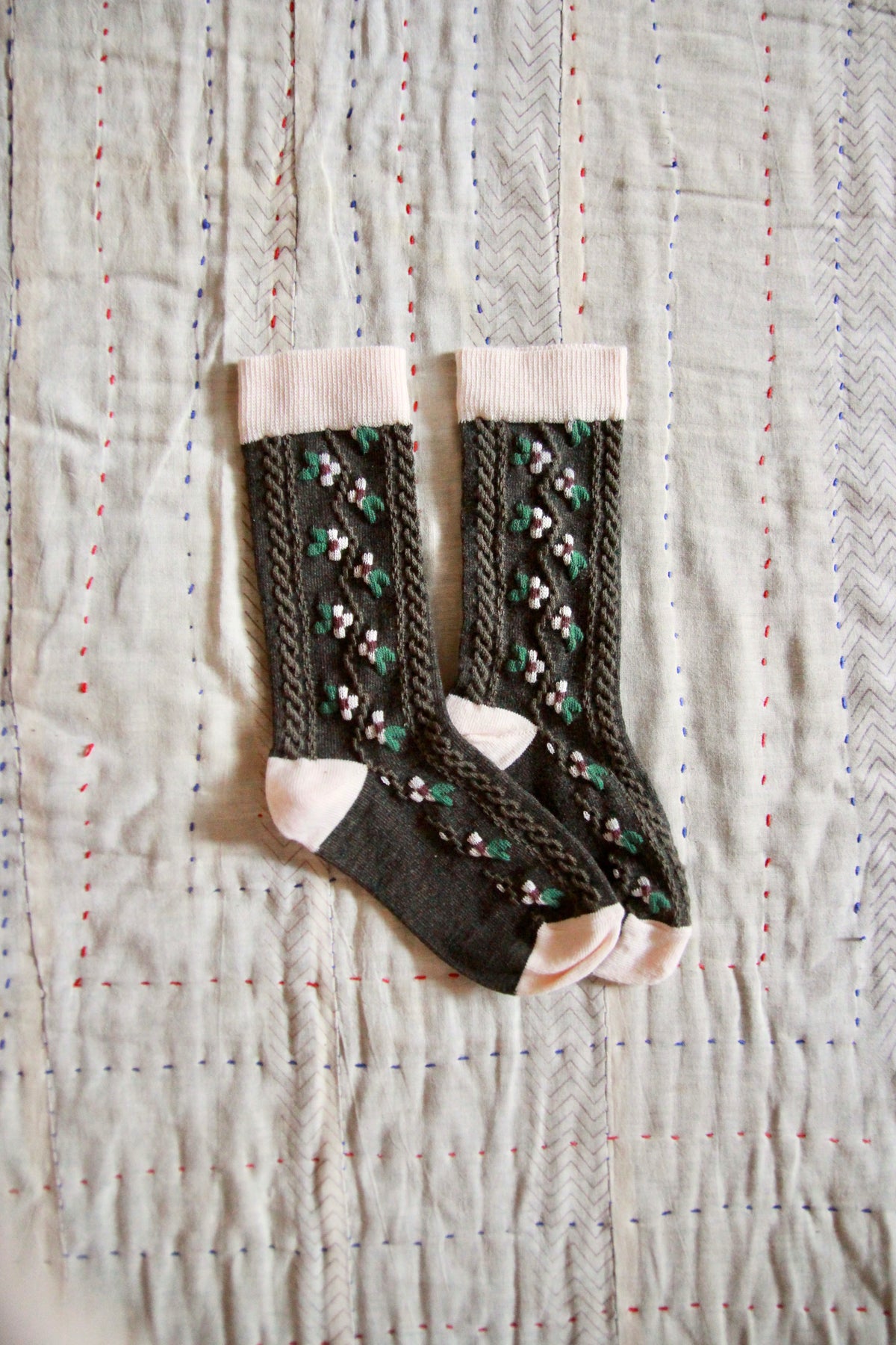 socks kaki green "relief flowers"